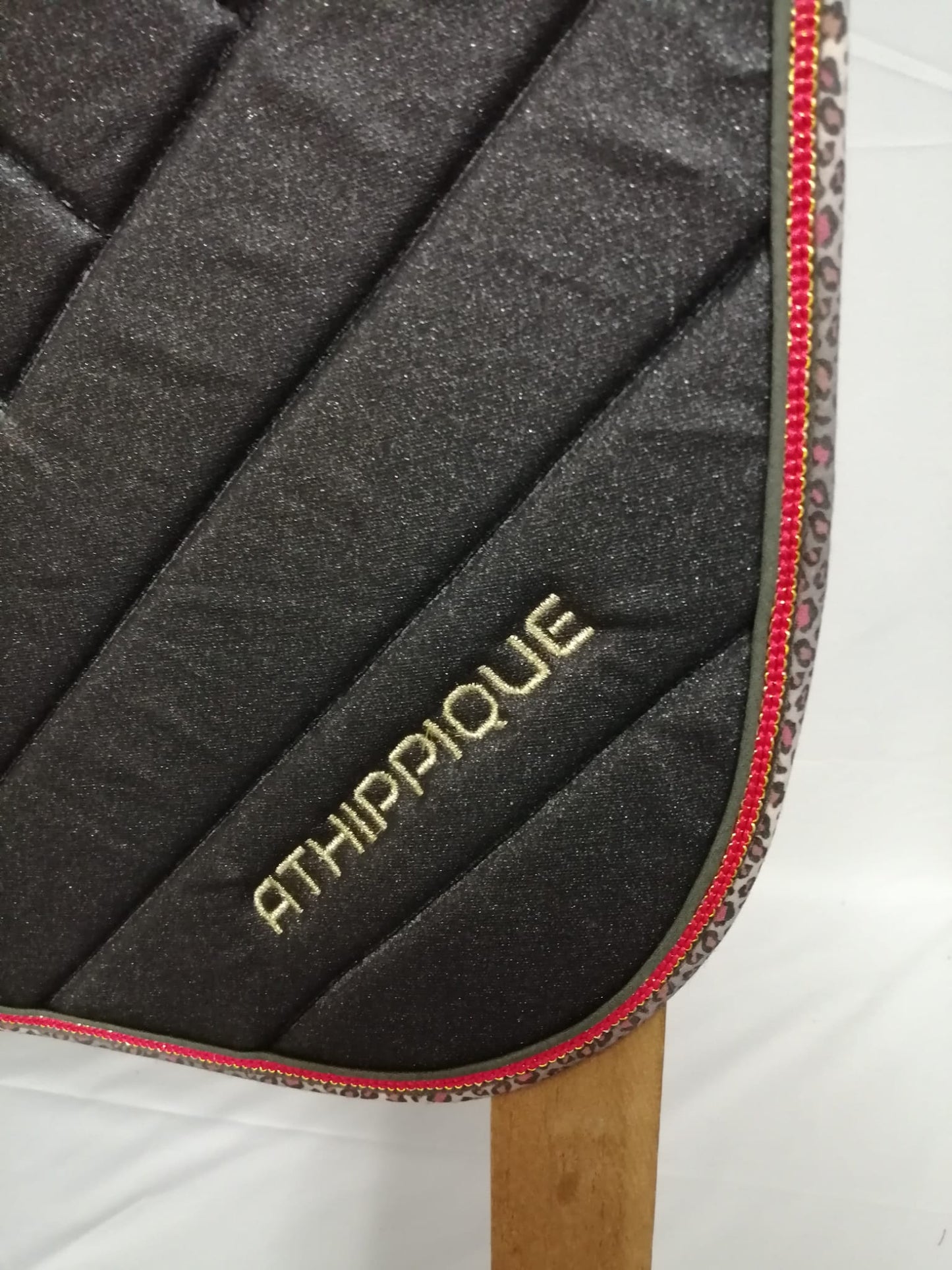 Tapis de selle noir pailleté version léopard