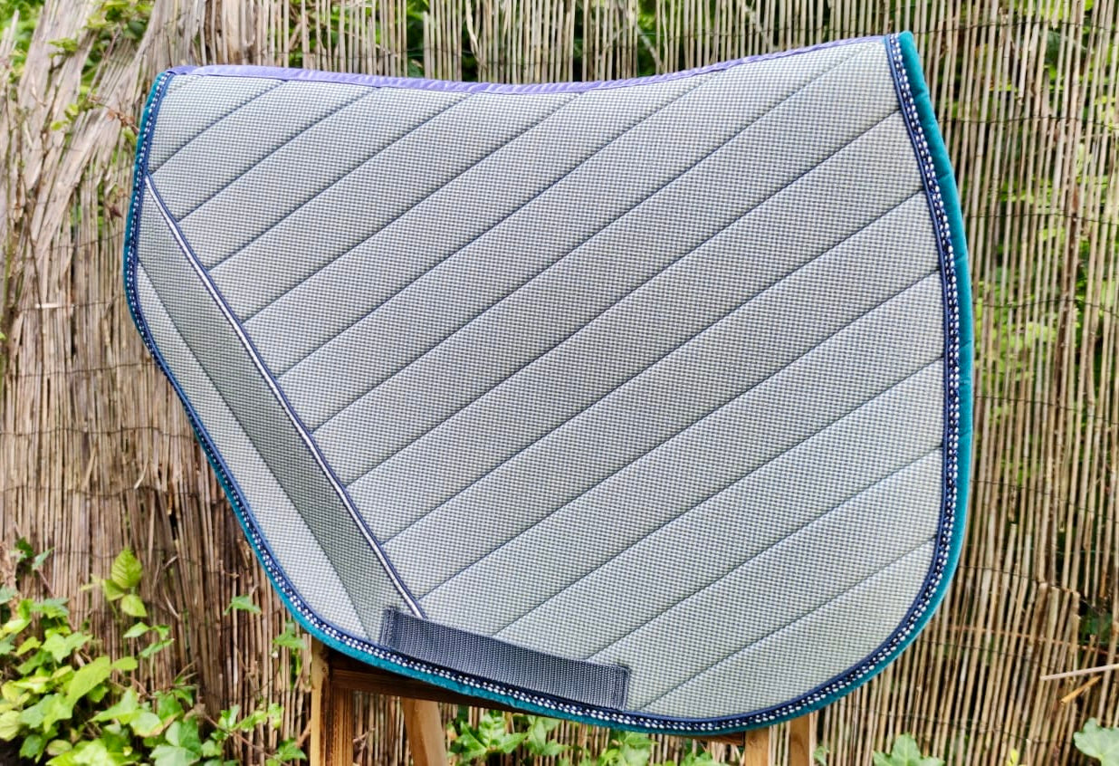 Grey-blue sport saddle pad